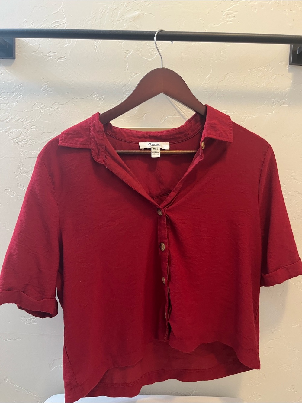 Olive & Oak Cropped Button-Down Top in Burgundy Red